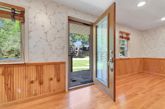 Photo - 4980 Ainsley Ave