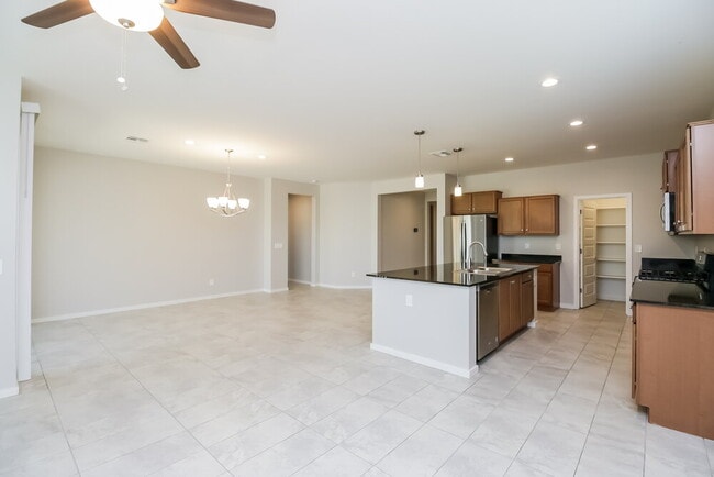 Photo - 654 Glen Canyon Dr