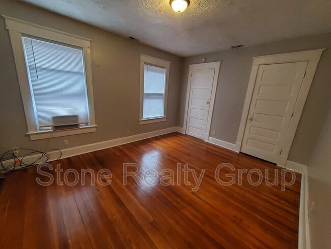 Photo - 704 1/2 S Center St