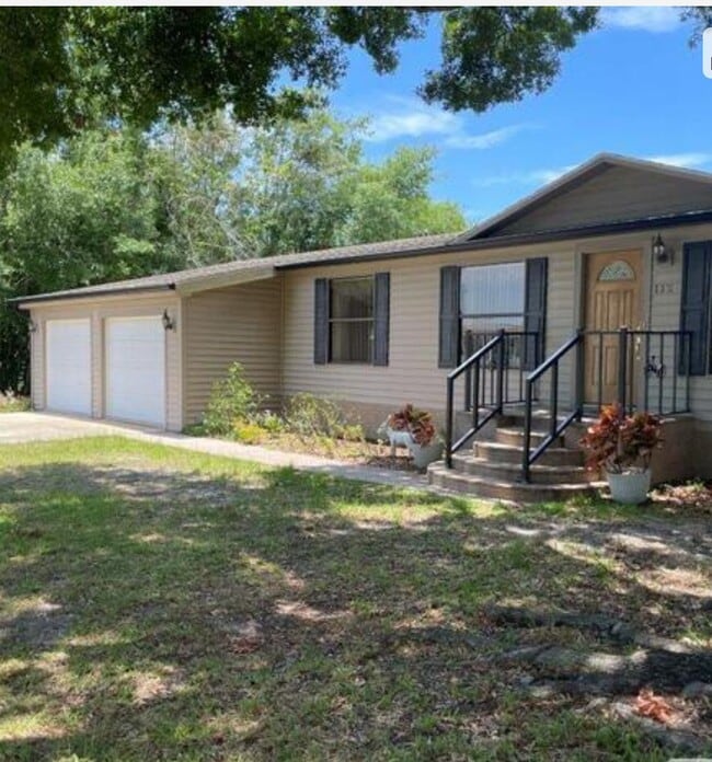 Building Photo - *** COMING SOON 9/7/2025*** Beautiful 4/2,... Rental