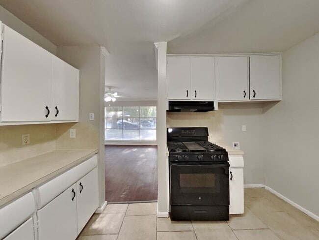 Photo - 2123 Raspberry Ln