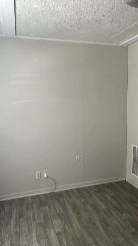 Photo - 410 Franklin Blvd