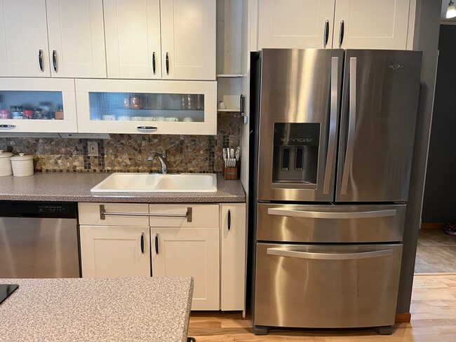 Photo - Beautiful 4 Bedroom, 3 Bathroom Home in Desirable Country Club Manor