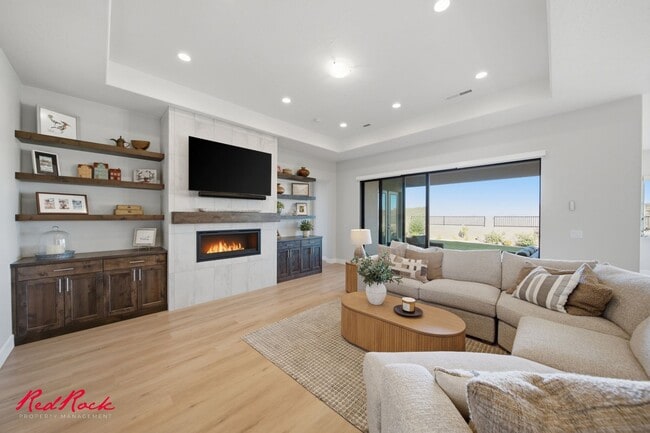 Photo - 4 Bedroom Home with Gorgeous Views