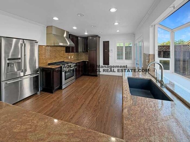 Building Photo - **WE DO NOT ADVERTISE ON CRAIGSLIST OR FACEBOOK MARKETPLACE**