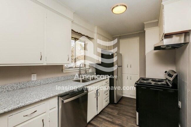 Photo - 1344 Dorgan St