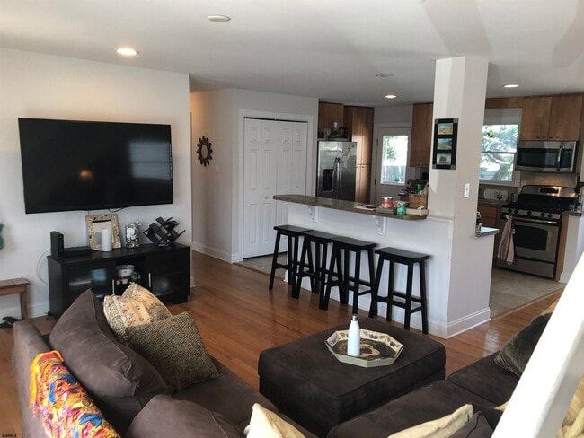 217 N Dudley Ave