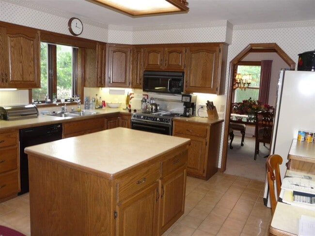 Photo - 7409 Sawmill Rd