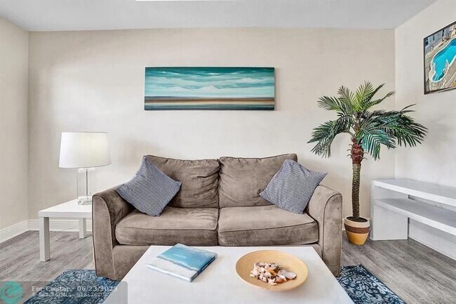 Photo - 3226 NE 12th St Apartment Unit 2