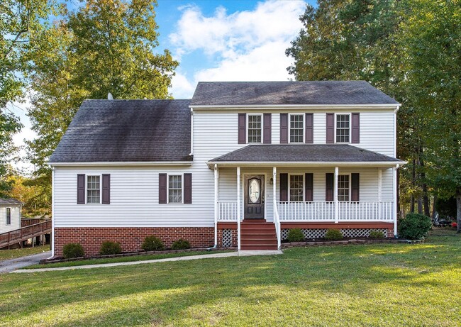 LOVELY 4 bedroom COLONIAL IN ASHBROOK - LOVELY 4 bedroom COLONIAL IN ASHBROOK House