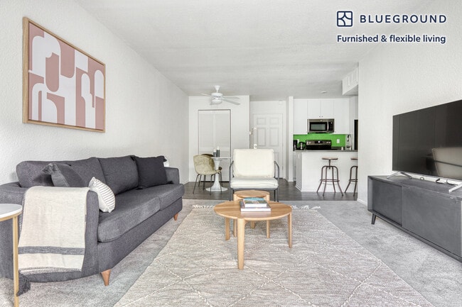 3608 Barham Blvd Unidad SI FL2-ID575