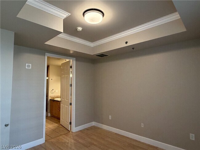 Photo - 2455 W Serene Ave Unidad 716