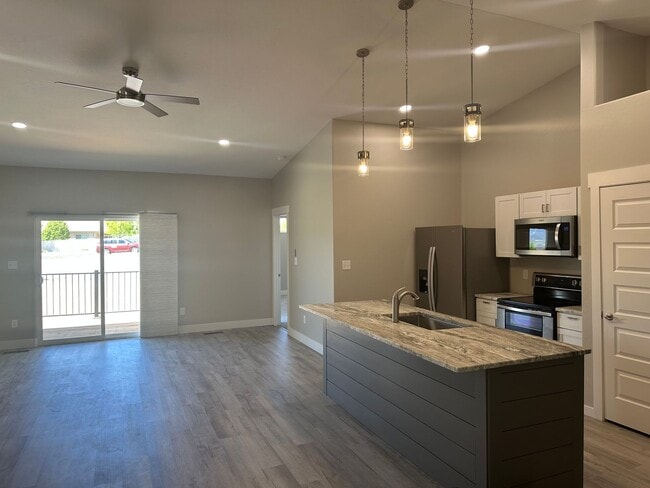 Photo - Available Now – Beautiful 3 Bed, 2.5 Bath Townhouse!!!