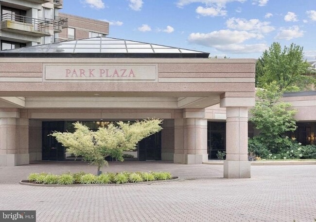 Building Photo - 1100 Lovering Ave Unit 204