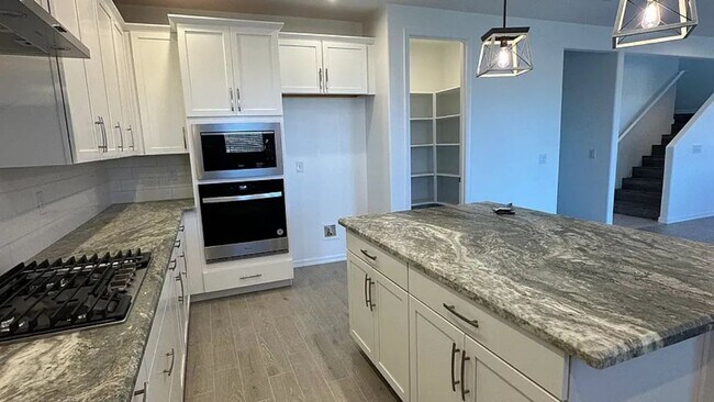Photo - Large North Peoria Home