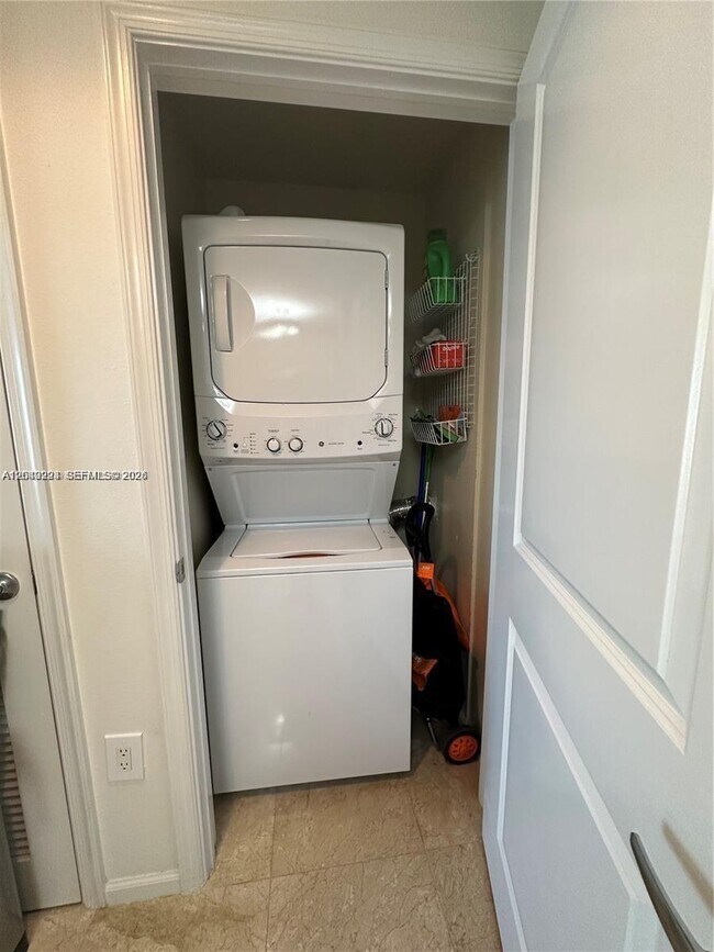10 Aragon Ave Unit 1113
