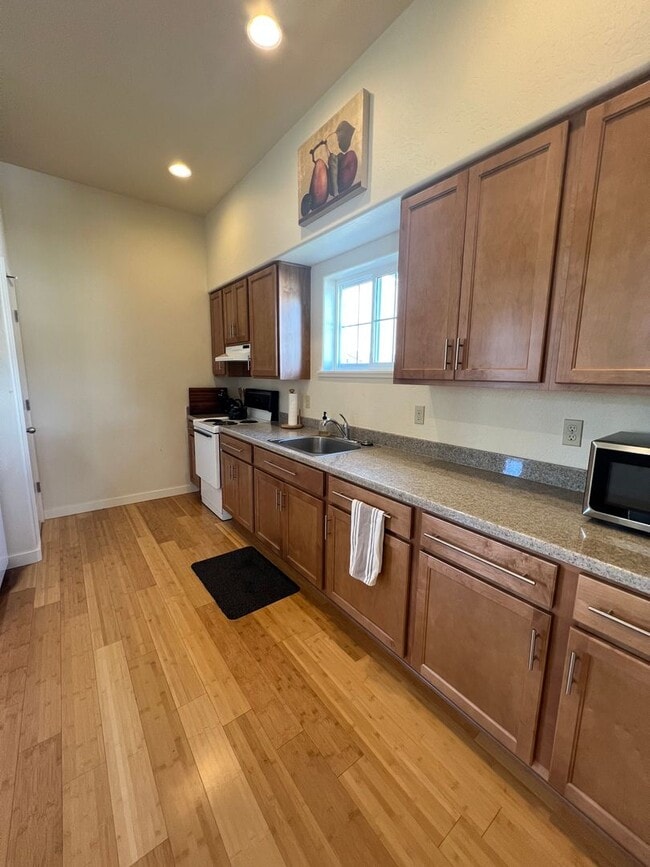 Photo - Furnished one Bedroom Apartment on 27 Acre... Unit Rosalind Carriage House #2