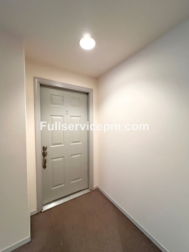 Photo - Stylish and Updated Newport Crest Condo