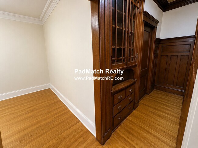 Photo - 106 Strathmore Rd Unit 3