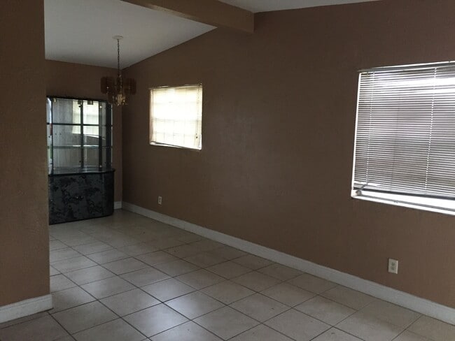 Photo - Nice 3-1 house next to SWAP SHOP