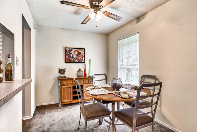 Pointe Model Dining - The Pointe