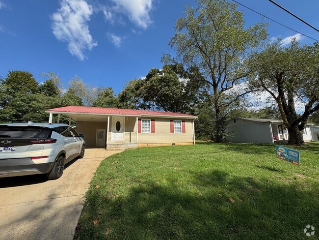 Building Photo - Conveniently located 2 bedroom 1 bath in M... Rental