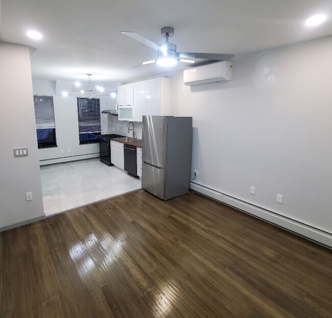 Building Photo - 232 1st St Rental