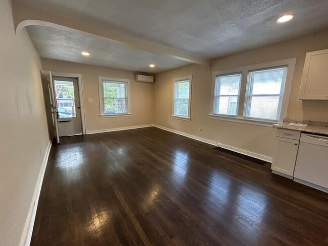 Photo - 833 E 21st Ave