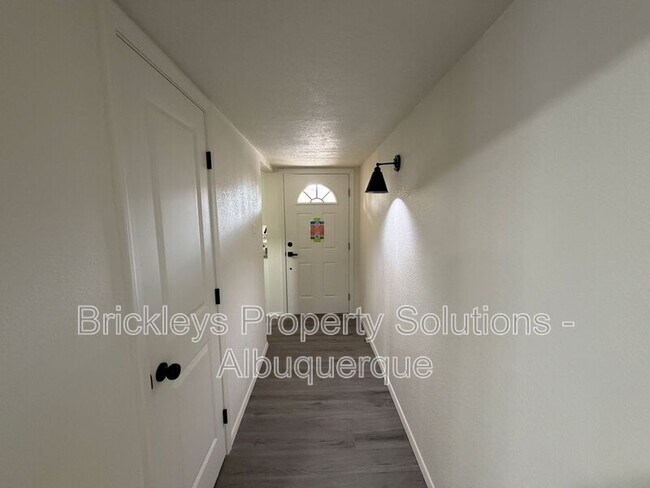 Photo - 5608 Drake Ave NW