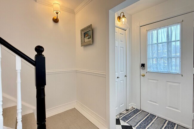 Photo - 740 Clarkson Rd S