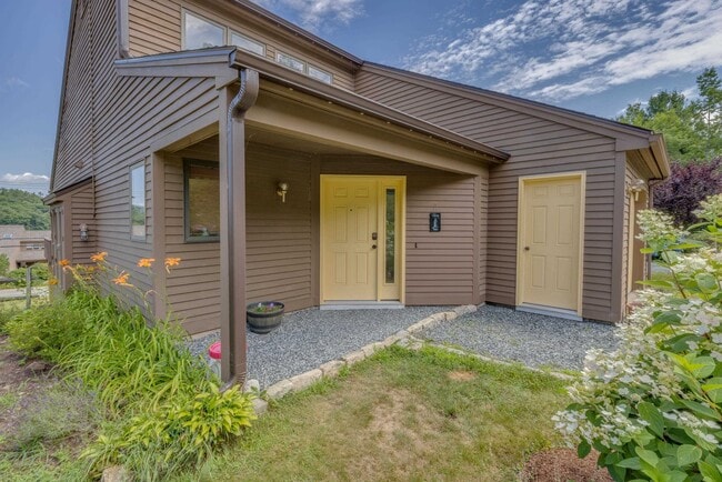 Photo - 21 Woodbury Dr Unit 27