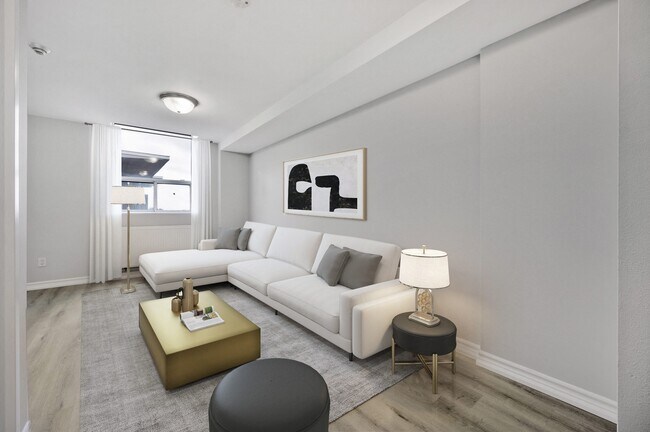 Photo - 2110 Keele Street