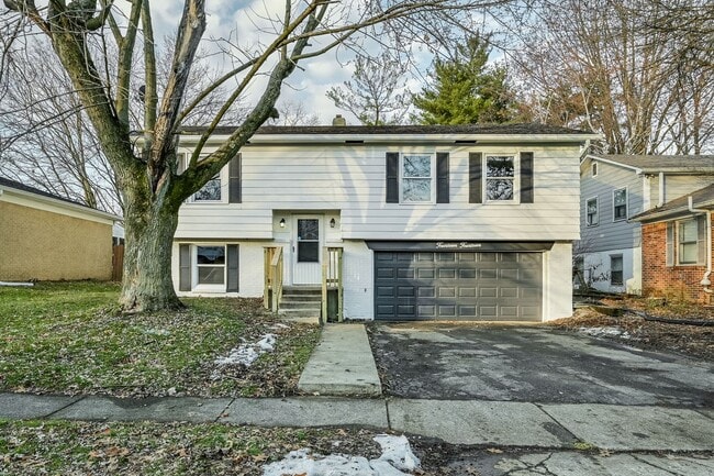 Building Photo - Check out this beautiful and spacious home. Located in Irvington with access to Warren Twp schools.