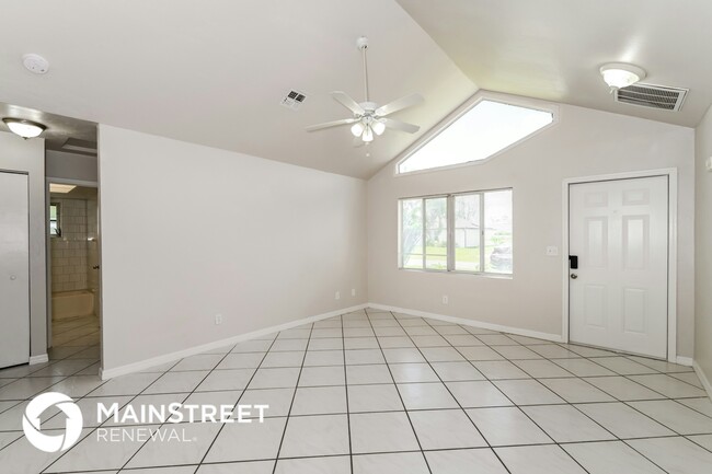 Photo - 517 SW 25th Ln