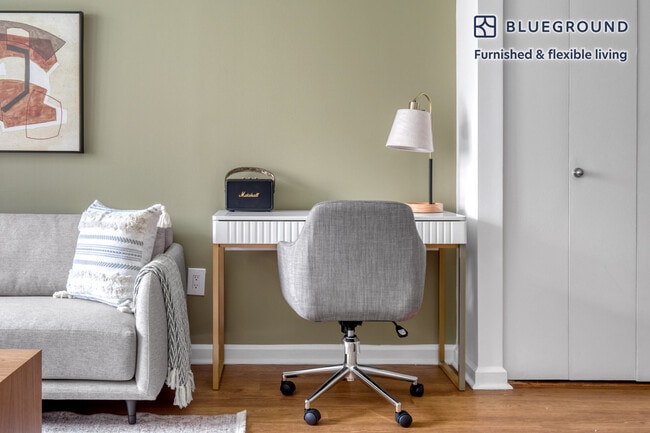 Photo - 180 Riverside Blvd Unit FL11-ID843