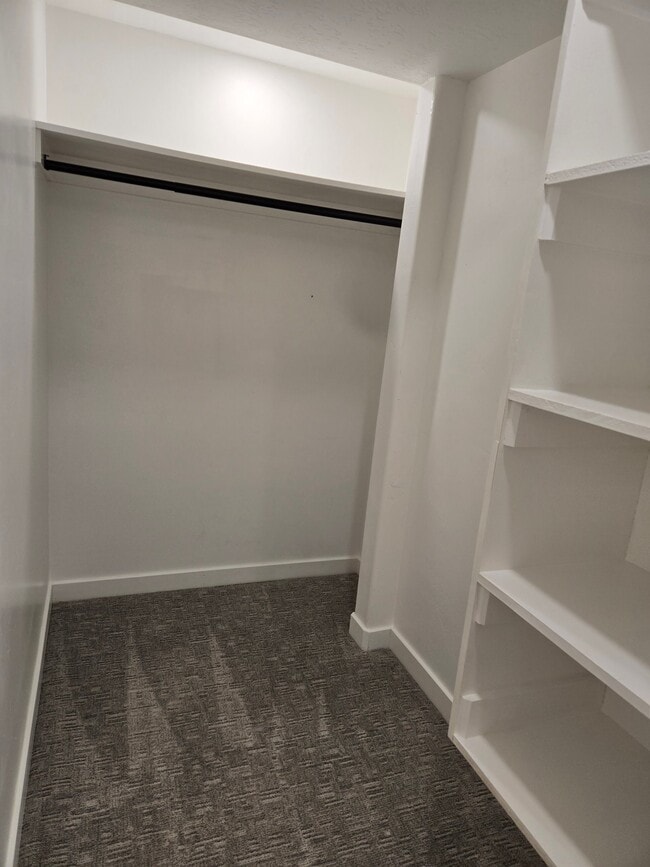 7615 Silver Crk Wy Unit B