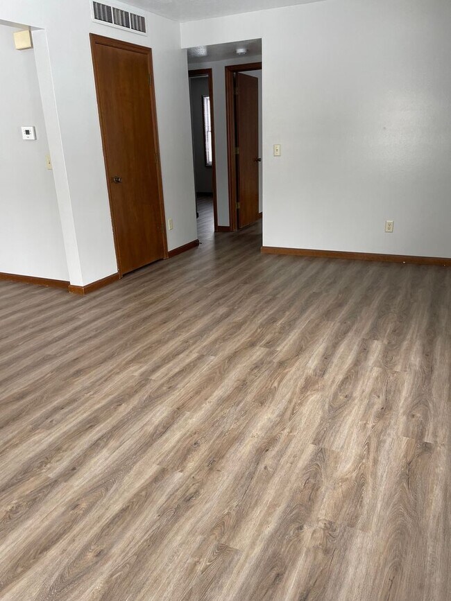 Photo - 413 S Harkless Dr Unit 413-2