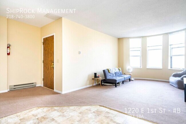 Photo - 1220 E 1st St Unit #B