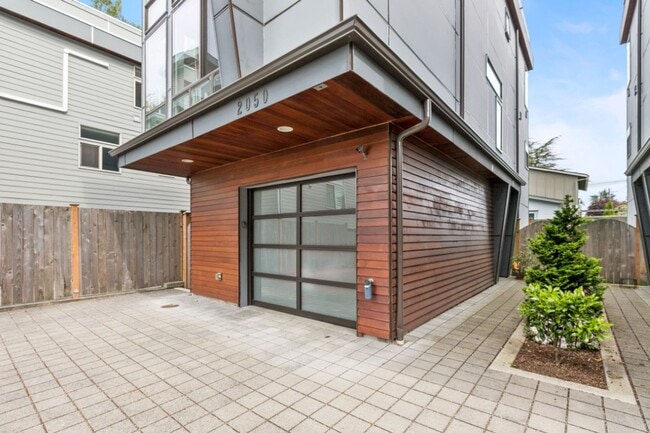 Photo - 3Bd/3Ba Seattle Townhome