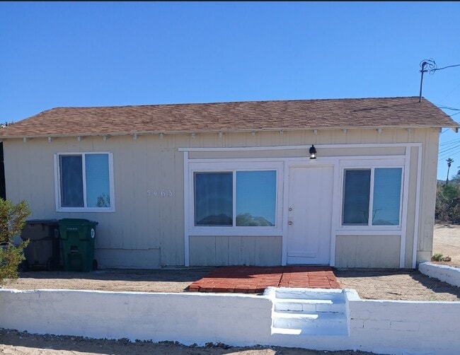Building Photo - 5476 Adobe Rd Unit B Rental