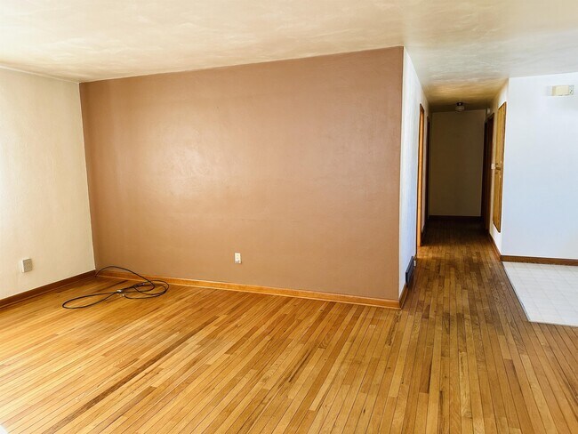 Photo - 112 N Stanton St