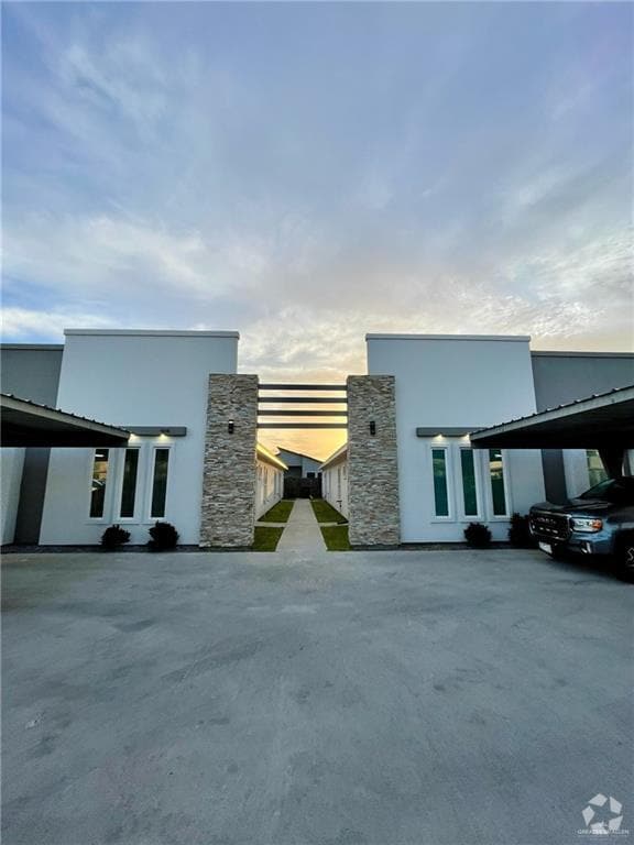 Building Photo - 404 Rafael Dr Unit 2 Rental