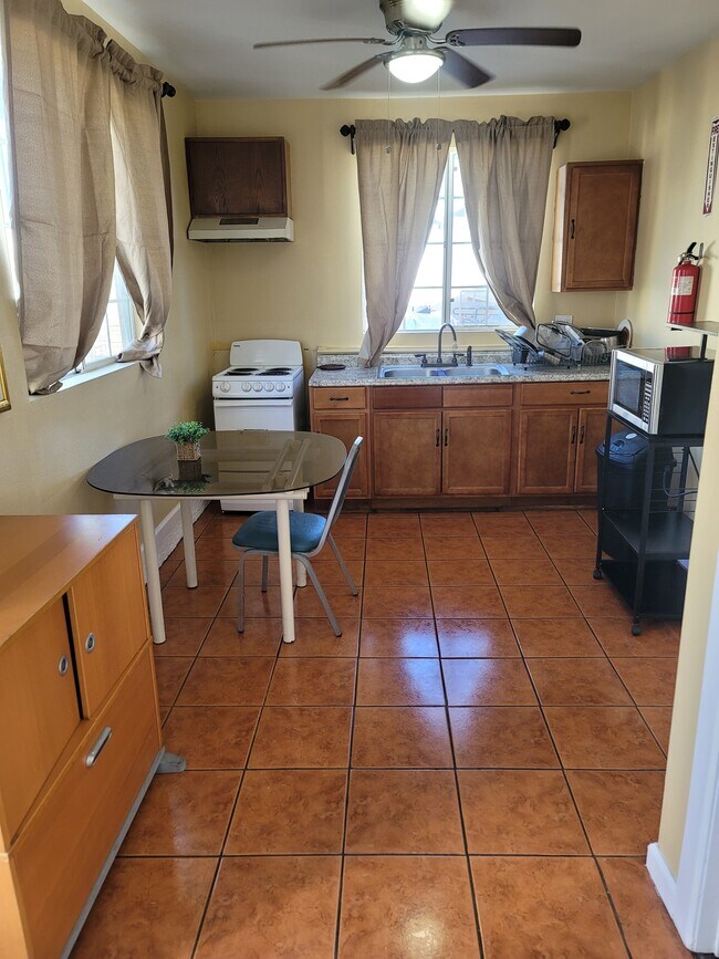 Photo - 12877 Glenoaks Blvd