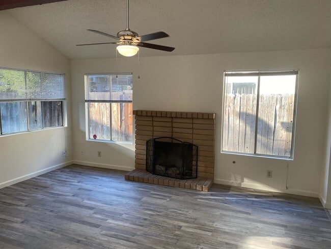 Photo - 2335 N Edison St