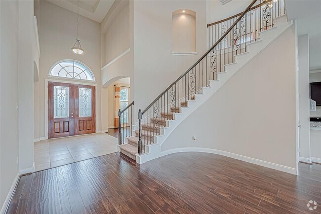 Building Photo - 25719 Oakwood Knoll Dr Rental