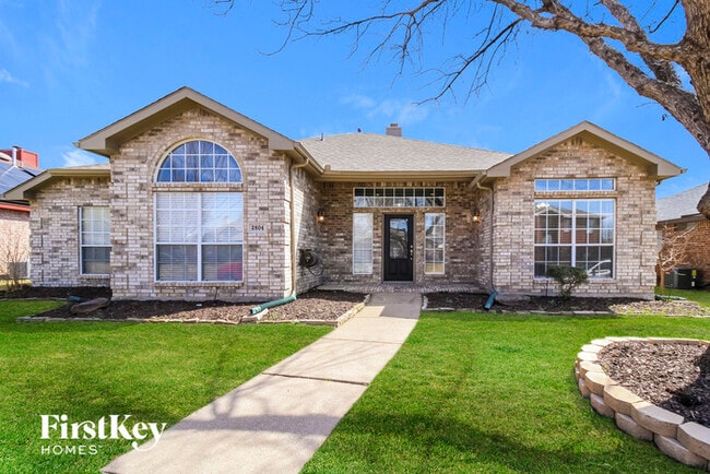 Photo - 2804 Pinnacle Dr House