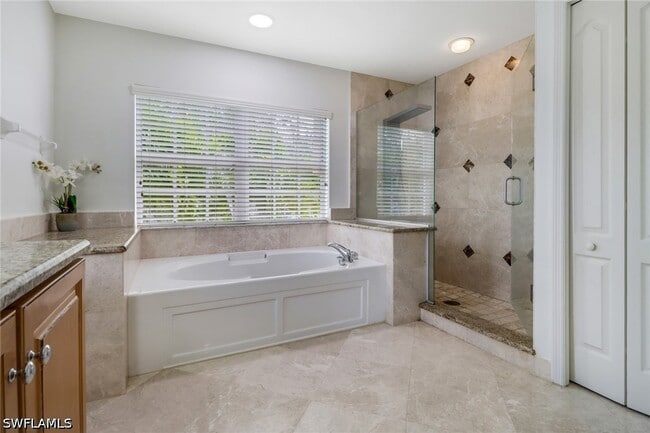 Building Photo - 8271 Laurel Lakes Way