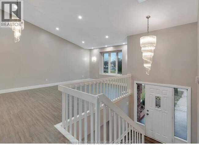 Photo - 1953 Lepain Crescent