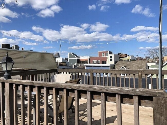 Photo - 159 W 7th St Unidad 1 Rental