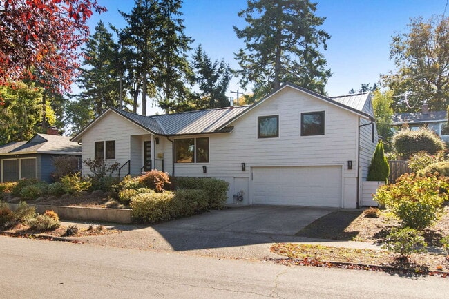 Building Photo - Beautiful Home in Cedar Hills/Commonwealth...